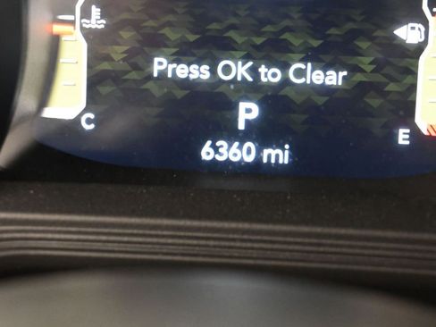 Used 2024 Jeep Gladiator Sport image 32