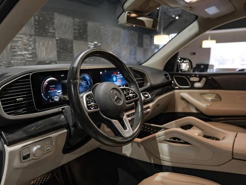 Used 2020 Mercedes-Benz GLE 350 w/ Parking Assist Package image 3