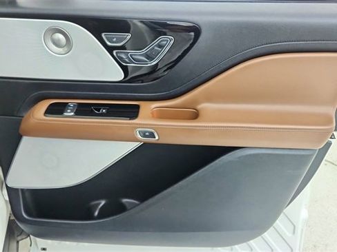 Used 2020 Lincoln Aviator Reserve w/ Equipment Group 202A image 23