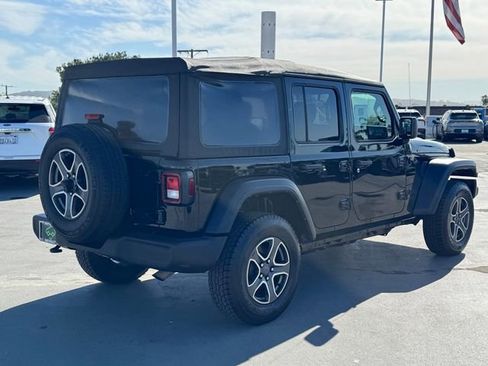 Used 2022 Jeep Wrangler Unlimited Sport image 4