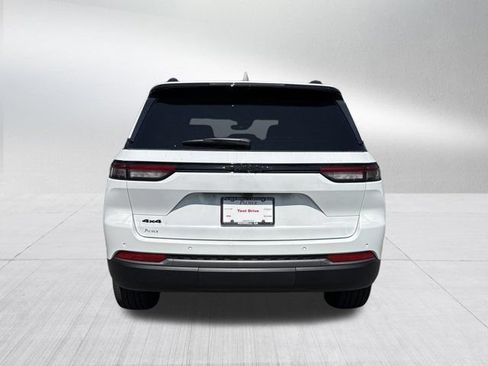 New 2026 Jeep Grand Cherokee Limited w/ Limited Altitude Package AWD/4WD image 6