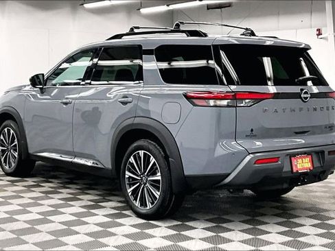 New 2026 Nissan Pathfinder Platinum image 4