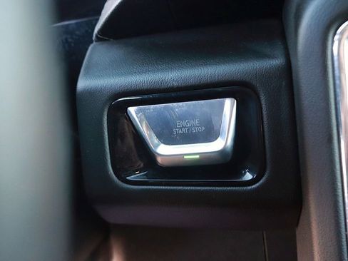 Used 2025 GMC Yukon XL Denali AWD/4WD image 24