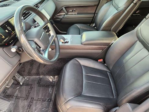 Used 2025 Land Rover Range Rover SE AWD/4WD image 8