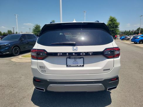 Certified 2026 Honda Pilot Touring image 4