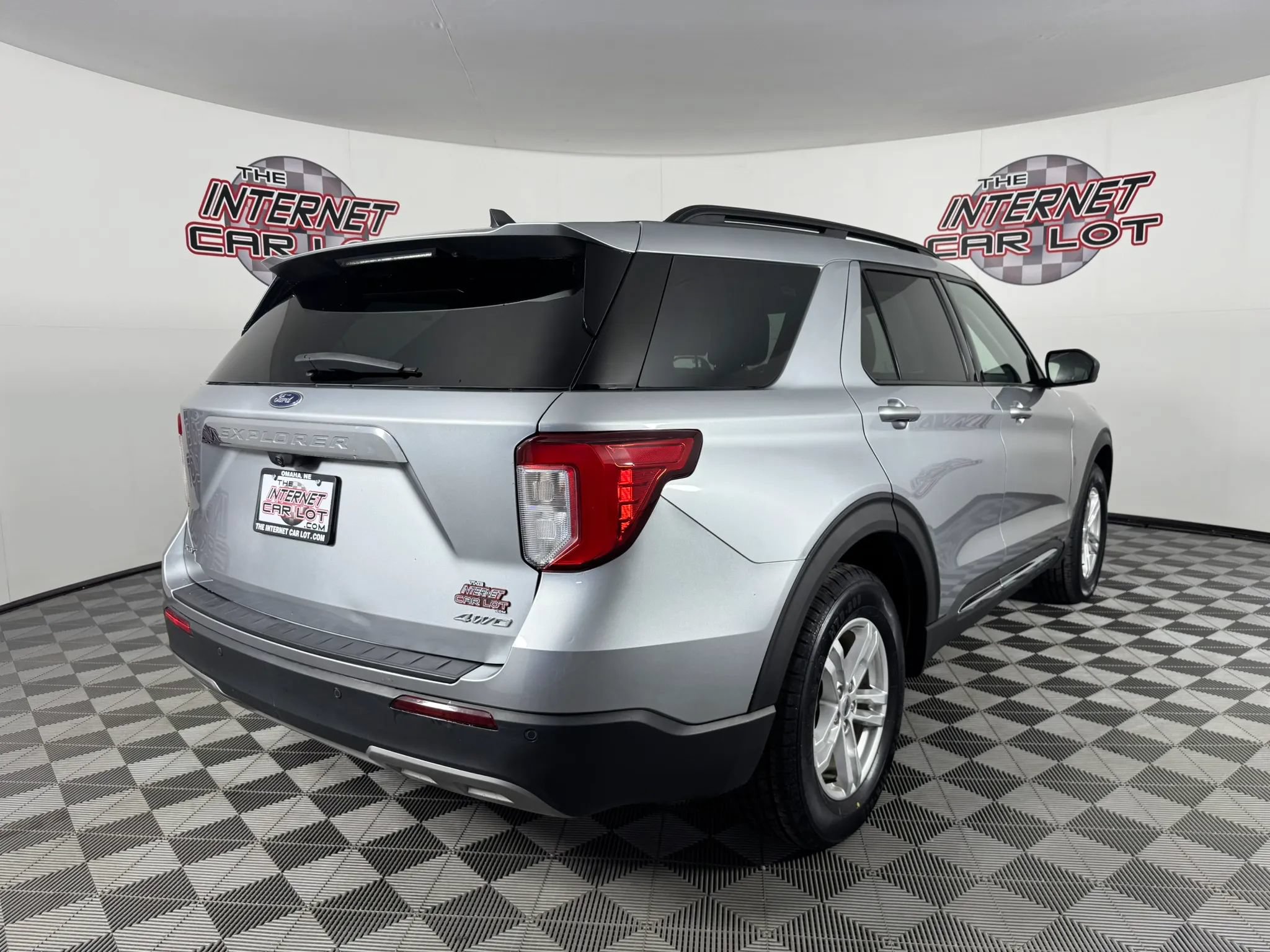 Used 2022 Ford Explorer XLT w/ Equipment Group 202A AWD/4WD image 7