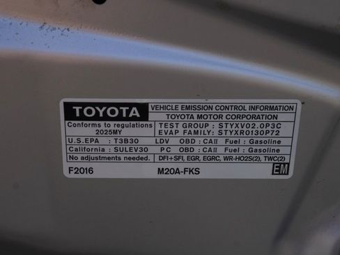 Used 2025 Toyota Corolla LE image 5