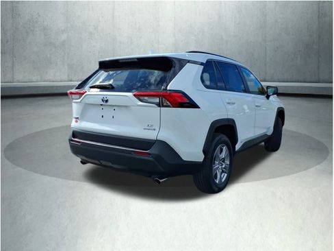Certified 2022 Toyota RAV4 LE image 22