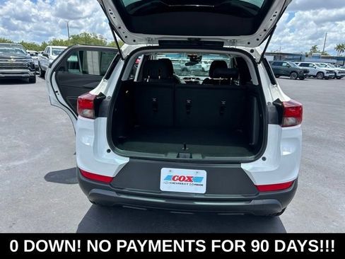 Used 2023 Chevrolet TrailBlazer LS w/ LPO, Blackout Package FWD image 16