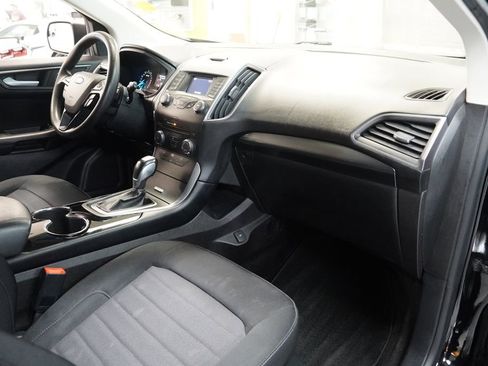 Used 2018 Ford Edge SE image 28