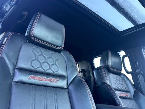 Used 2023 Nissan Frontier PRO-4X w/ Pro-4X Premium Package image 16