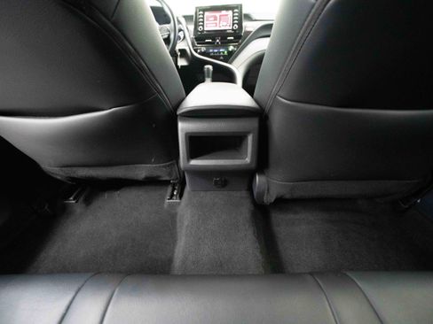 Used 2024 Toyota Camry SE image 22
