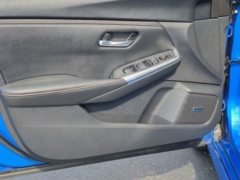 Used 2023 Nissan Sentra SR w/ SR Premium Package FWD image 12