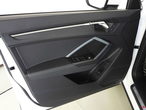 Used 2022 Audi Q3 2.0T Premium w/ Black Optic Sport Package image 11