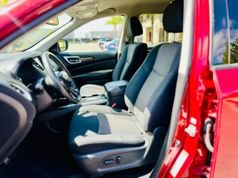 Used 2019 Nissan Pathfinder SV w/ Cargo Package FWD image 13