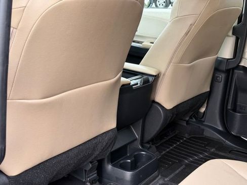 Used 2023 Toyota Sienna XLE w/ XLE Plus Package image 27