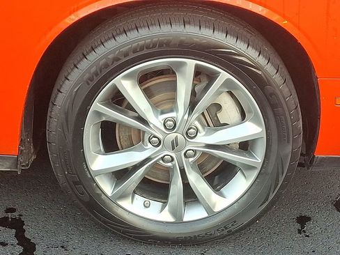 Used 2022 Dodge Challenger SXT image 10