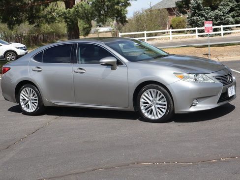 Used 2015 Lexus ES 350 w/ Luxury Package image 2