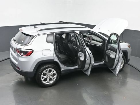 Used 2024 Jeep Compass Latitude AWD/4WD image 61