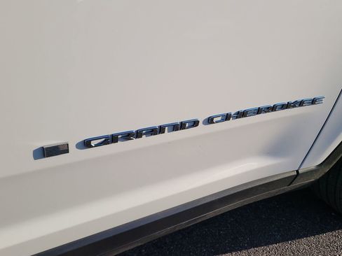 Used 2023 Jeep Grand Cherokee 4WD 4xe w/ Luxury Tech Group II image 6