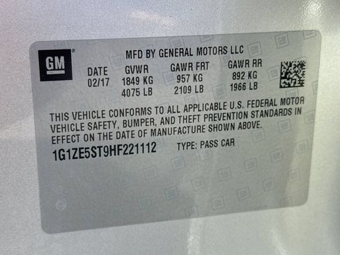 Used 2017 Chevrolet Malibu LT FWD image 29