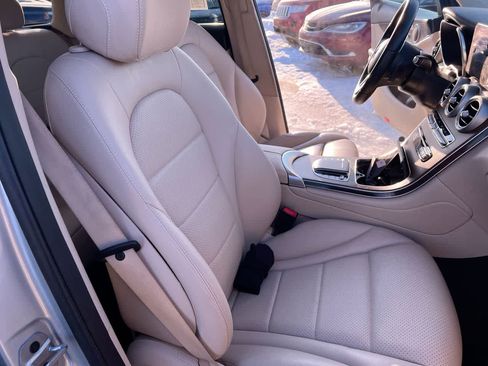 Used 2022 Mercedes-Benz GLC 300 4MATIC image 28