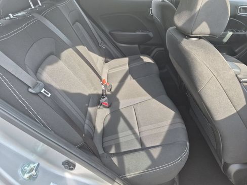 Used 2025 Hyundai Venue SEL FWD image 29