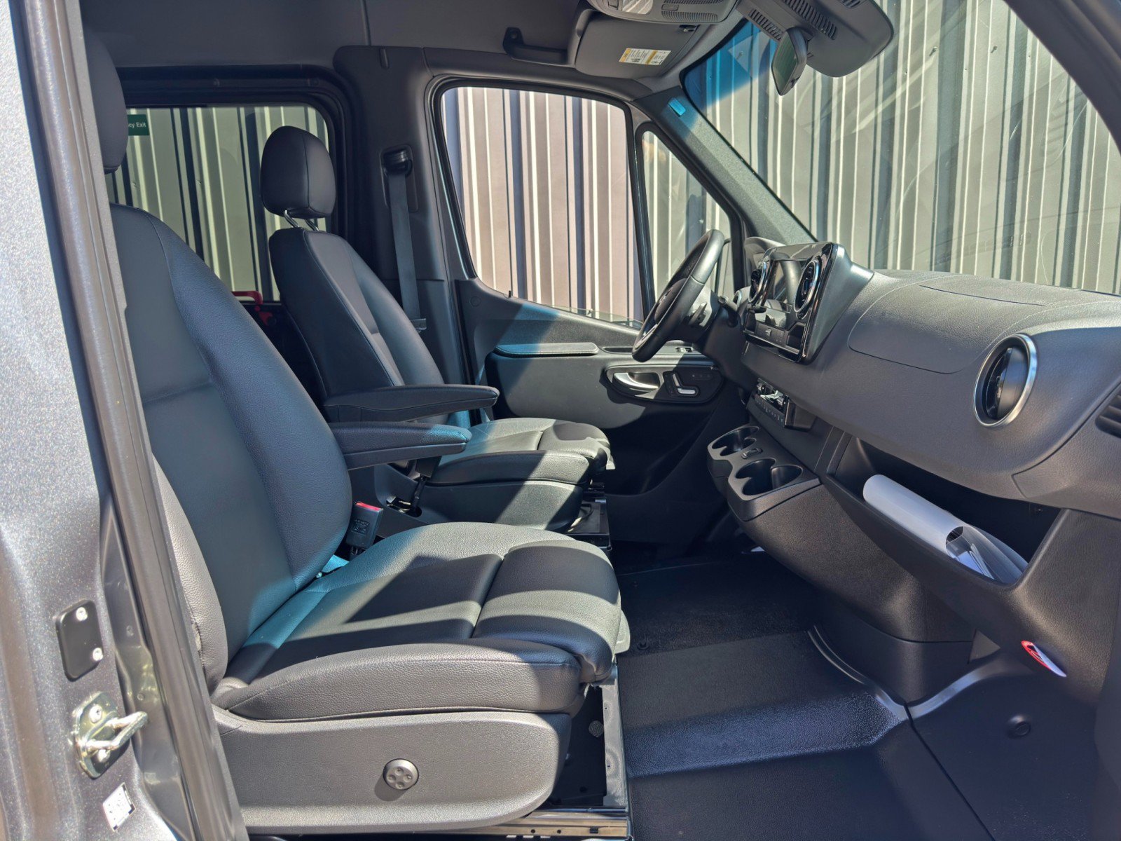Used 2023 Mercedes-Benz Sprinter 2500 image 15