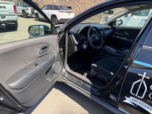 Used 2019 Honda HR-V LX image 19