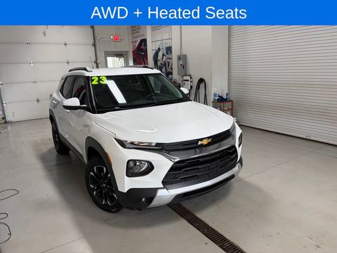 Used 2023 Chevrolet TrailBlazer LT w/ Convenience Package AWD/4WD image 2