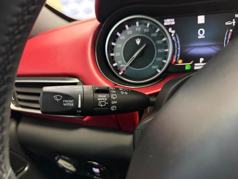 Used 2022 Maserati Levante GT image 34