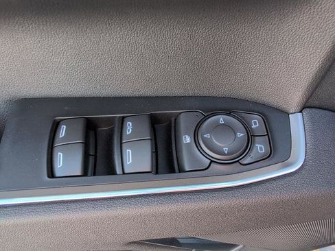 New 2025 GMC Sierra 1500 SLE w/ Preferred Package image 19