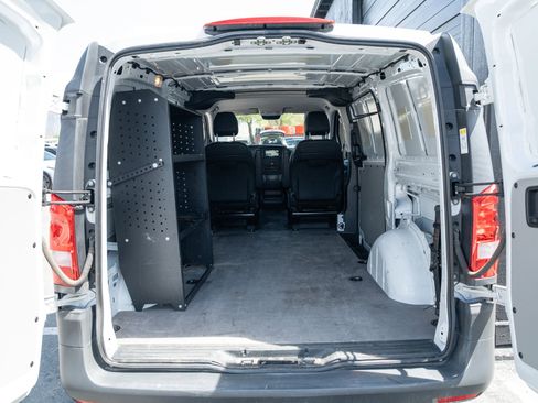 Used 2022 Mercedes-Benz Metris image 7