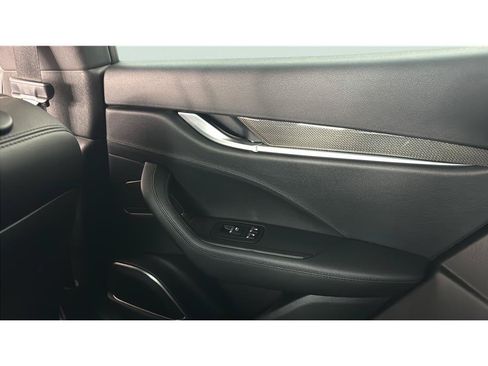Used 2019 Maserati Levante S AWD/4WD image 17