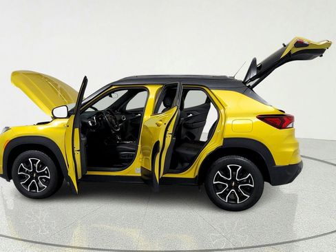 Certified 2023 Chevrolet TrailBlazer RS w/ Sun and Liftgate Package AWD/4WD image 10