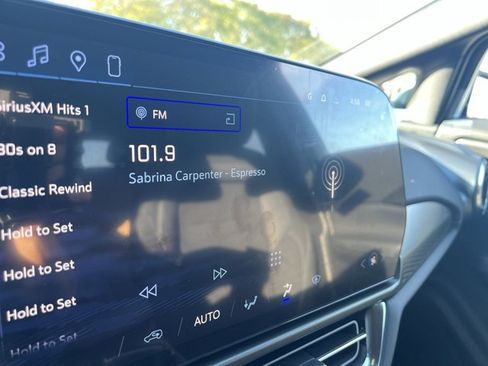 New 2026 Chevrolet Equinox EV LT image 13