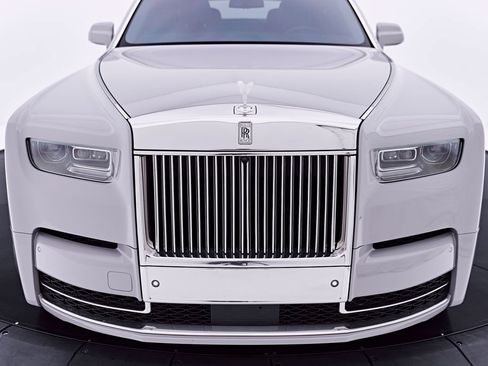 Used 2024 Rolls-Royce Phantom Sedan w/ The Phantom Package RWD image 22