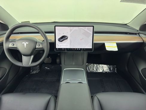 Used 2023 Tesla Model 3 Standard Range image 13