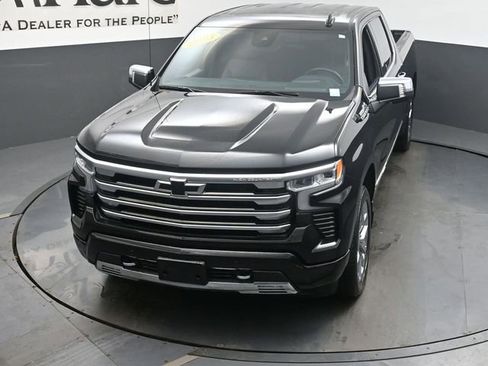 Used 2023 Chevrolet Silverado 1500 High Country w/ High Country Premium Package AWD/4WD image 44