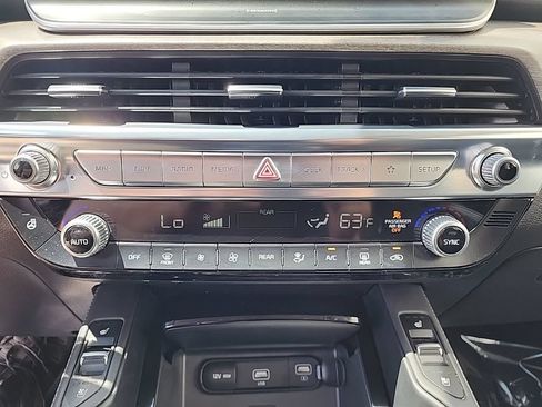 Used 2022 Kia Telluride EX w/ EX Premium Package AWD/4WD image 18