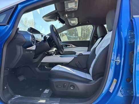 New 2026 Chevrolet Equinox EV LT w/ Convenience Package II FWD image 13
