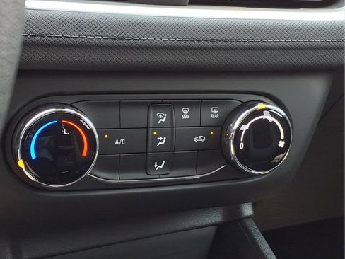Used 2026 Chevrolet TrailBlazer LS w/ LS Convenience Package FWD image 12