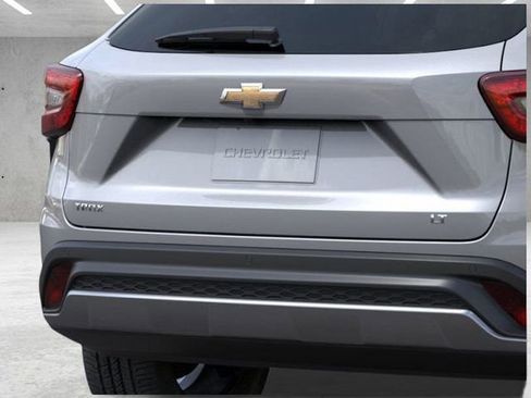 New 2026 Chevrolet Trax LT w/ Driver Confidence Package image 14