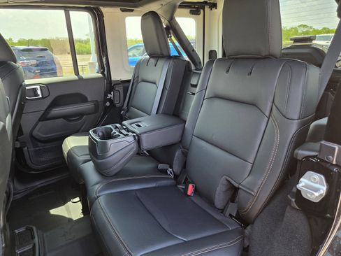 New 2026 Jeep Wrangler Unlimited Sahara AWD/4WD image 24