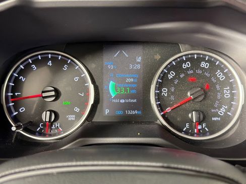 Used 2022 Toyota RAV4 XLE FWD image 26