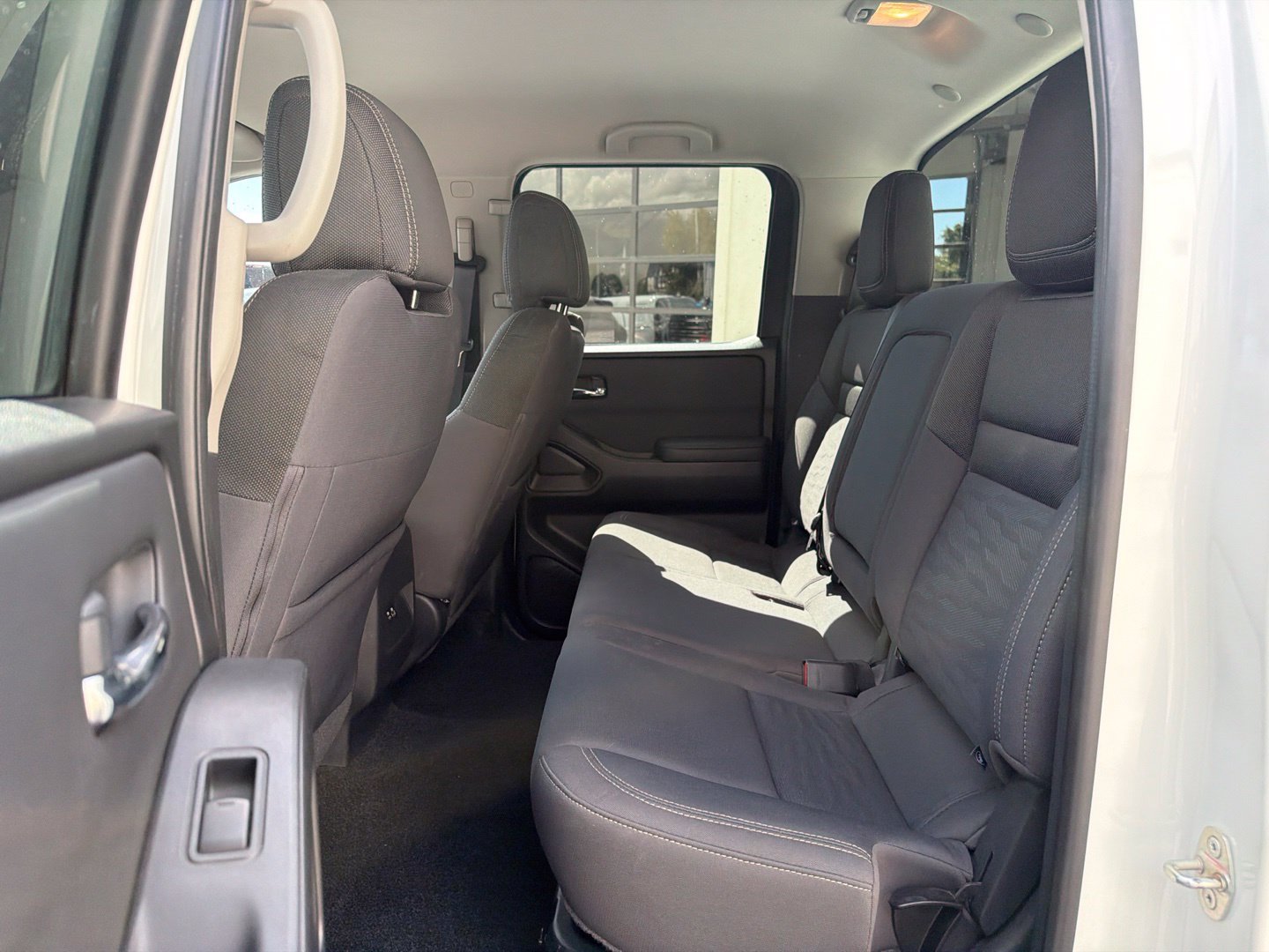 Used 2022 Nissan Frontier SV AWD/4WD image 13