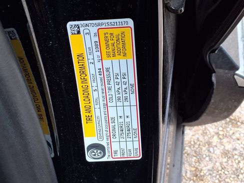 Used 2025 Chevrolet Equinox EV RS FWD image 34
