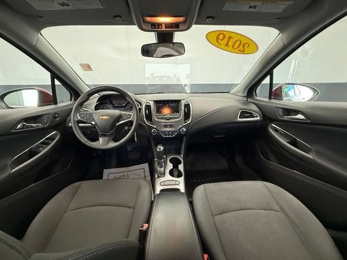Used 2019 Chevrolet Cruze LT FWD image 3
