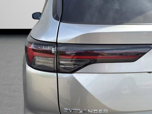 New 2026 Mitsubishi Outlander ES image 31