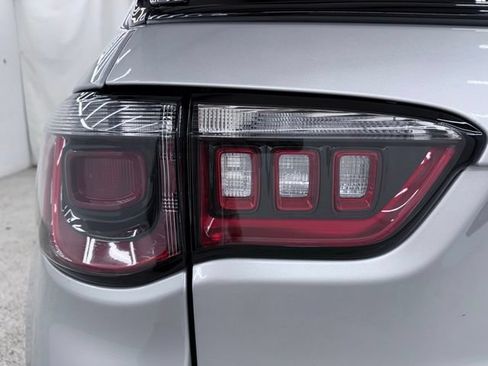 Used 2025 Jeep Compass Trailhawk AWD/4WD image 10
